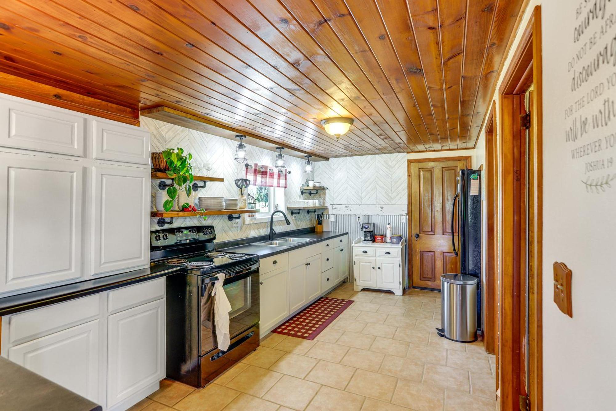 Quiet Shiloh Retreat With Spacious Yard And Fireplace! Eksteriør billede