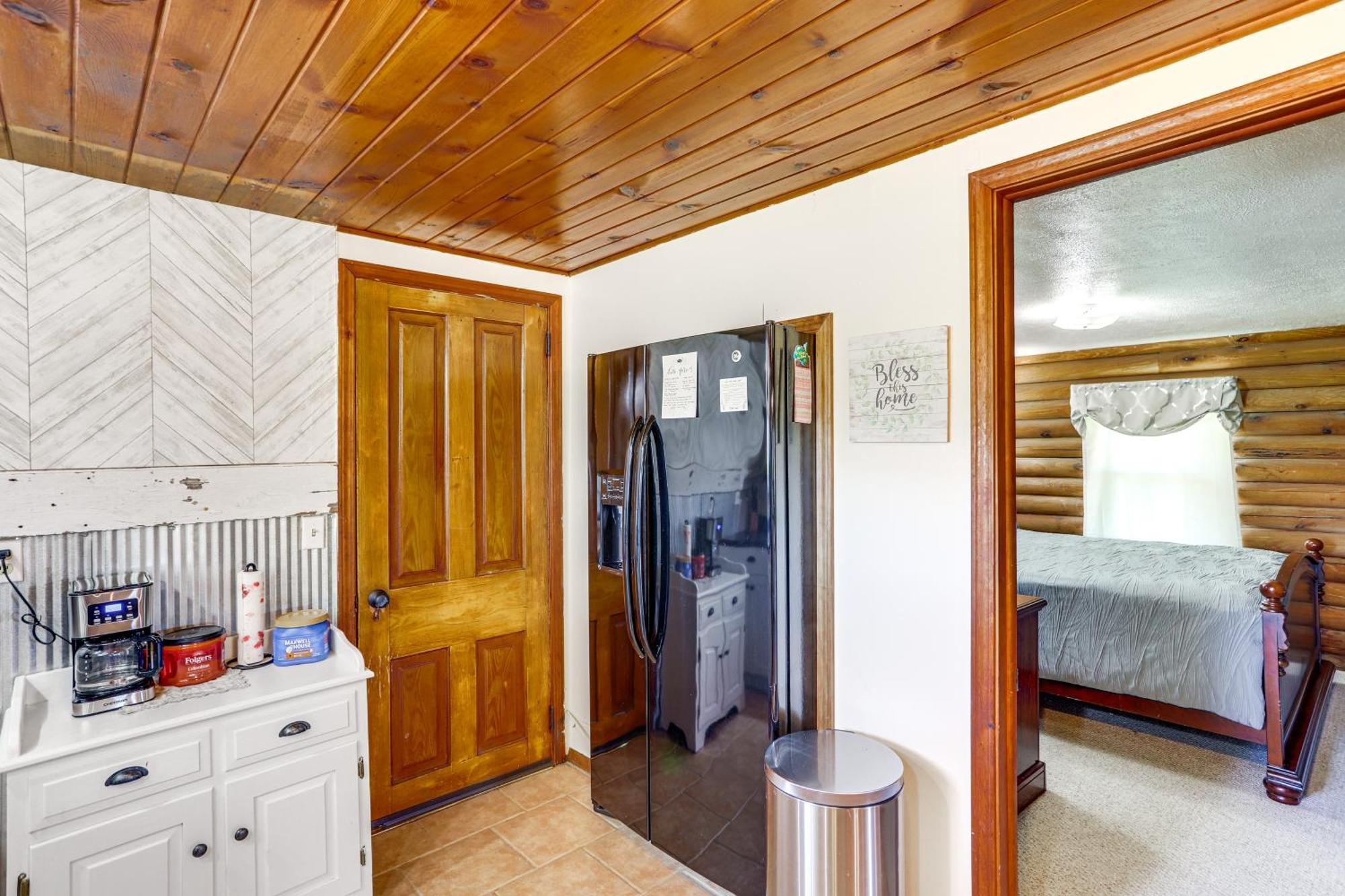 Quiet Shiloh Retreat With Spacious Yard And Fireplace! Eksteriør billede