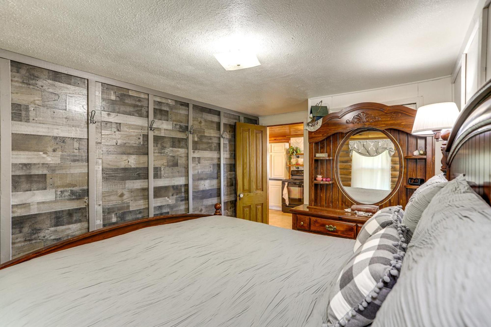Quiet Shiloh Retreat With Spacious Yard And Fireplace! Eksteriør billede